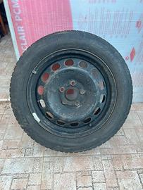 Ruote Dunlop 205/55 R16 quasi nuove con cerchi.