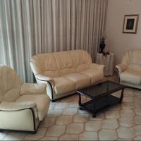 Divano + coppia di poltrone in pelle