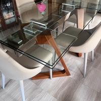 Tavolo in vetro design e 4 sedie in pelle