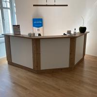 Scrivania per ufficio-reception