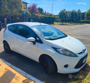 FORD Fiesta 6ª serie - 2010