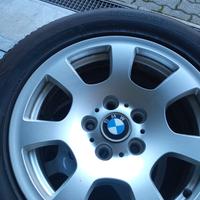 cerchi per BMW serie 5 con pneumatici.-