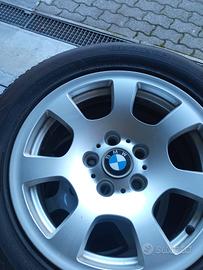 cerchi per BMW serie 5 con pneumatici.-