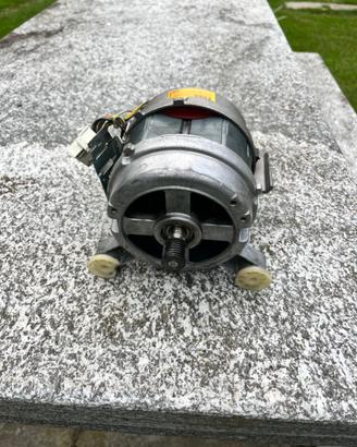 motore lavatrice whirlpool