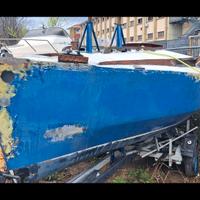 Barca a vela in compensato marino