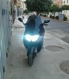 KIT LAMPADE H4 + H7 FULL LED ADATTO PER TMAX 500