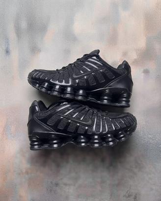 Nike shox taglia 42,5  nero/rosso