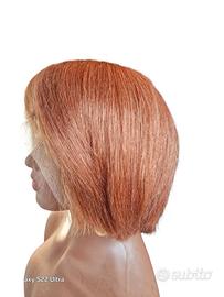 parrucca naturale liscia corte di colore 