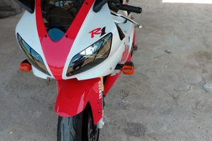 Yamaha R1 1998 