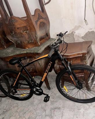 BICICLETTA MOUNTAIN BIKE MOMO DESIGN NUOVA
