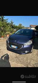 Peugeot 208 - 2012