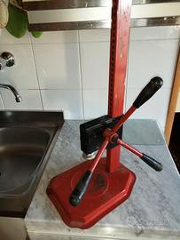 Tappa bottiglie funzionante pomodori/vino