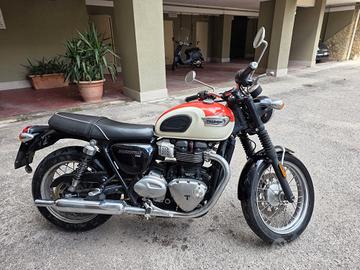 TRIUMPH BONNEVILLE T100 900-2017 11.485 KM
