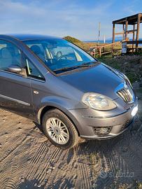 Automobile Lancia Musa