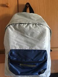 Zaino e impermeabile United Color of Benetton