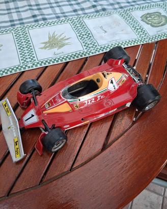 Ferrari 312 T2 Burago scala 1/14