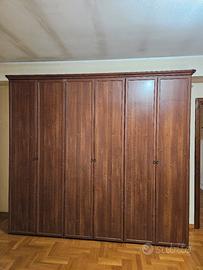 Armadio in legno