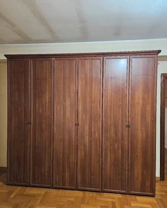 Armadio in legno