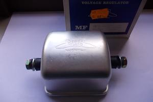 Regolatore di tensione Massey Ferguson d'epoca