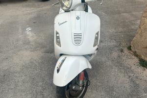 VESPA 300 GTS