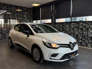 Renault Clio dCi 8V 75 CV 5 porte Moschino Life
