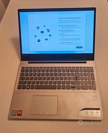 Lenovo IdeaPad 720 15.6” | i7 | 16GB RAM | RX550