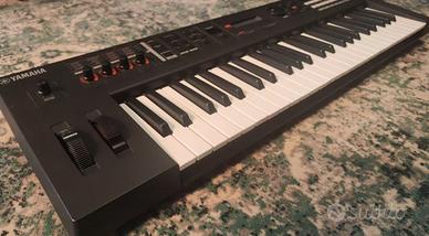 Yamaha Mx49 con custodia originale