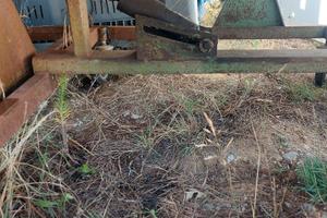 Svuota bins con ribaltamento laterale