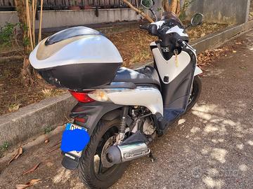 Scooter HONDA SH 150 bianco
