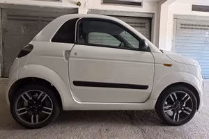 Microcar Dué - marzo 2023 unica guidatrice