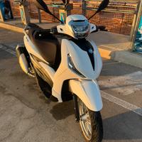 Beverly 300 hpe 2023