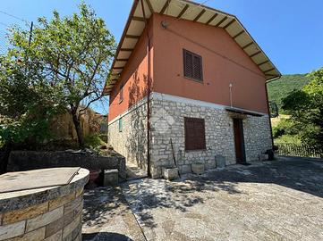 CASA INDIPENDENTE A CASCIA