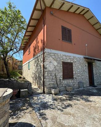 CASA INDIPENDENTE A CASCIA