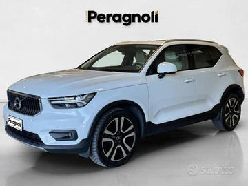 VOLVO XC40 D4 AWD MOMENTUM AUTOMATICA
