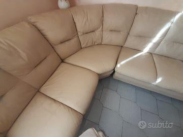 DIVANO IN PELLE 