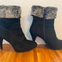 Tronchetto nero scamosciato