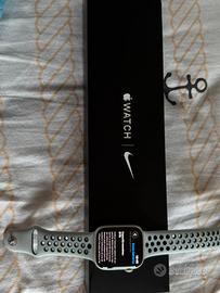 Apple Watch Serie 7 Nike Wi-Fi e Cellular