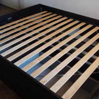 Letto matrimoniale con cassettoni 