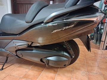 SCOOTER HONDA SW-T600