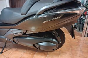 SCOOTER HONDA SW-T600