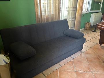 Divano tre posti grigio antracite