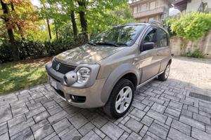 Panda 4x4 Cross con gancio traino 