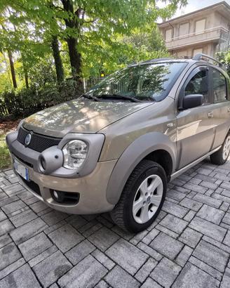 Panda 4x4 Cross con gancio traino 