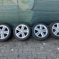 Cerhi in lega 215/45/16 con gomme al 90%