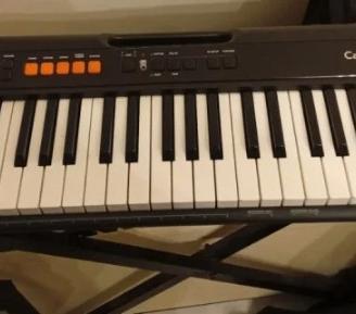 pianola Casio, modello ct-s100
