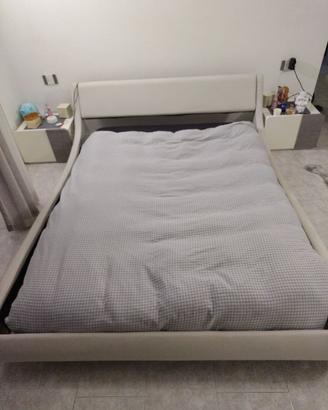 Letto matrimoniale DIM. 176x200cm