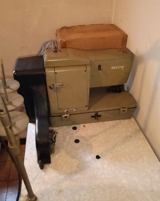 Asolatrice/macchina da cucire Necchi 400-101