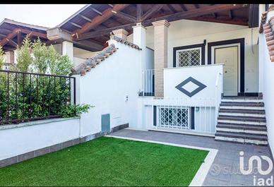 Villetta a schiera moderna ampia e luminosa