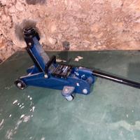 Crick sollevatore auto