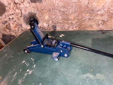 Crick sollevatore auto